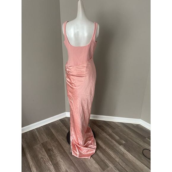 Cinq à Sept
Marian Draped Gown - Picture 12 of 13